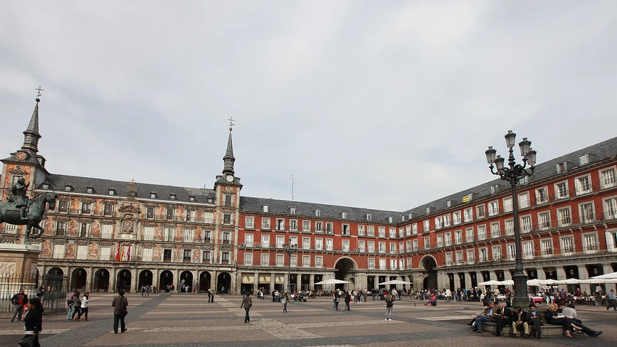 Day trip scenic drive from Madrid to Toledo and Segovia by rental vehicle