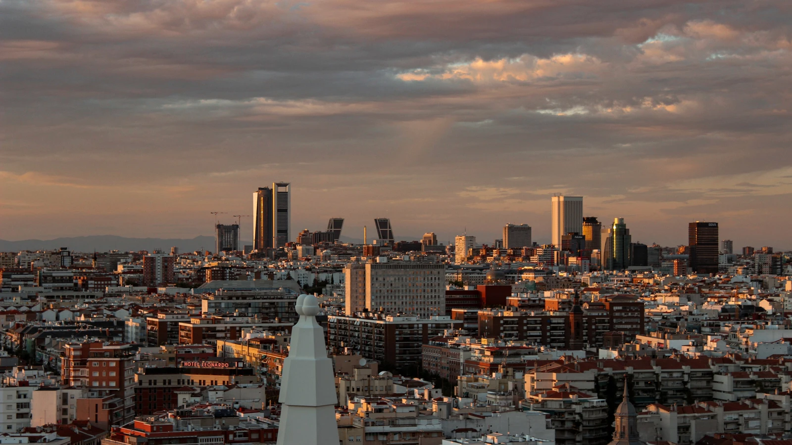 Convertible hire in Madrid for summer road trips