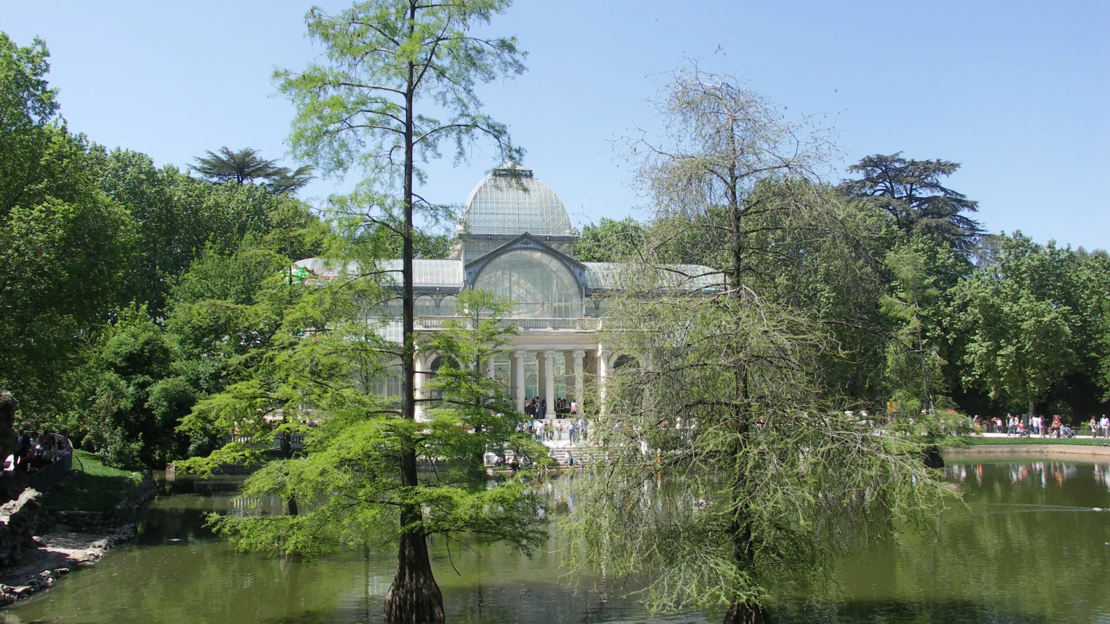 El Retiro Park Madrid visited by rental car from city centre